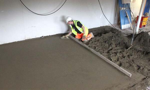 chống thấm trước hay cán nền trước