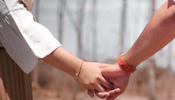 khái niệm skinship trong tình yêu là gì