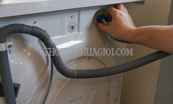 bao lâu nên thay ống cấp nước máy giặt