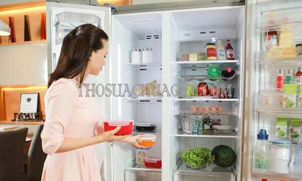 có nên để đồ ăn nóng vào tủ lạnh