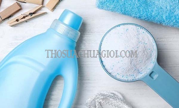 có nên dùng bột giặt thông thường cho máy giặt