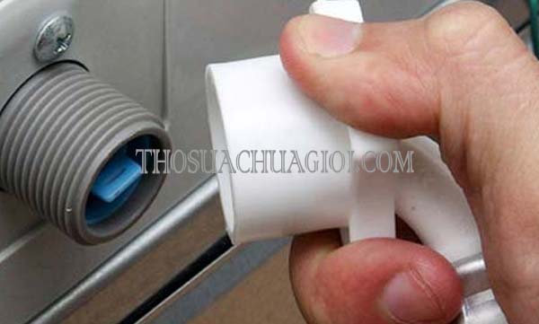 thay van cấp nước máy giặt có đắt không