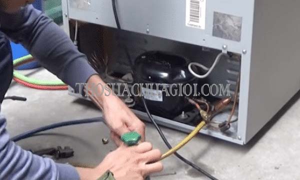 tìm hiểu nạp gas cho tủ lạnh giá bao nhiêu