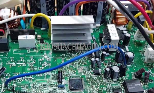 Nên Thay Board Điều Khiển Hay Mua Máy Mới? So Sánh Chi Phí