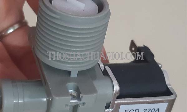 tìm hiểu thay van cấp nước máy giặt có đắt không