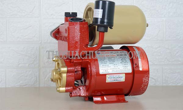 có nên bậc máy bơm khi không có nước