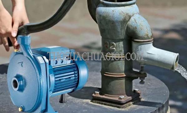 Có nên dùng máy bơm cho nước giếng có cát? Cách xử lý