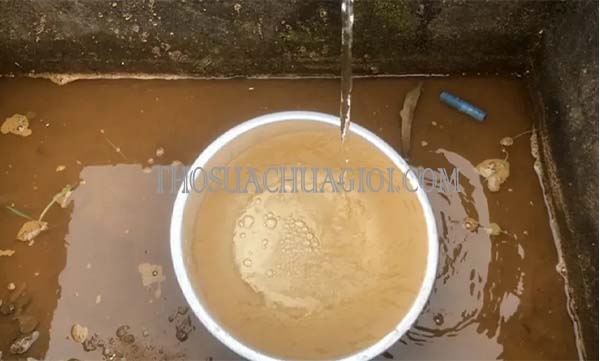 có nên dùng máy bơm cho nước giếng có cát không