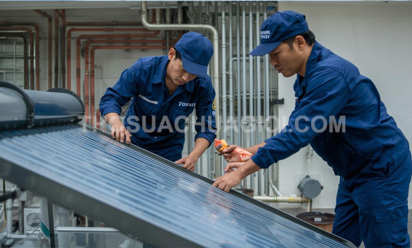 Thợ sửa máy nước nóng năng lượng mặt trời tại phường Xóm Chiếu