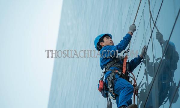 thợ vệ sinh kính tòa nhà phường bình thọ uy tín
