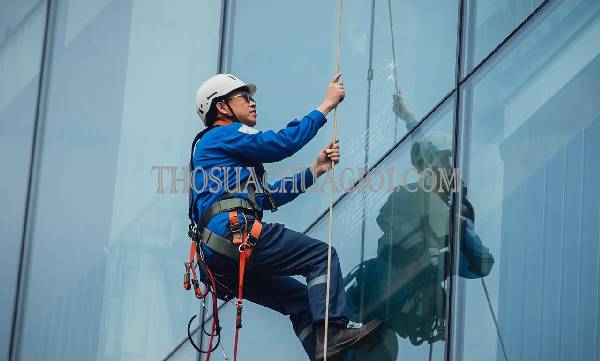 thợ vệ sinh kính tòa nhà phường phước bình uy tín