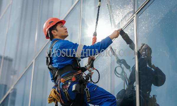 thợ vệ sinh kính tòa nhà phường tân thới nhất uy tín