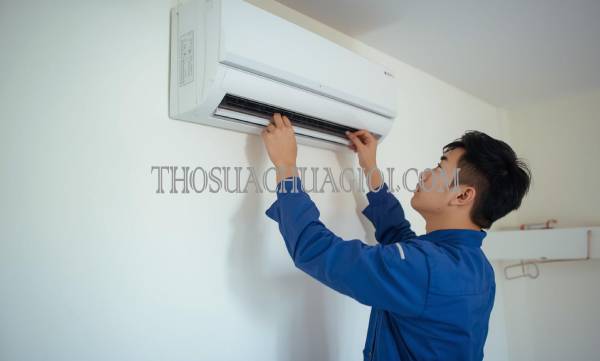 Thợ vệ sinh máy lạnh tại chung cư Masteri Thảo điền uy tín 15 phút đến nơi