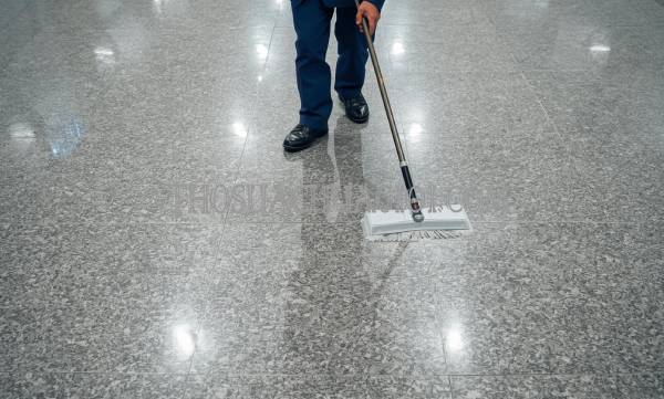 thợ vệ sinh công nghiệp tại hóc môn uy tín