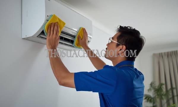 thợ vệ sinh máy lạnh tại bình đại giá rẻ