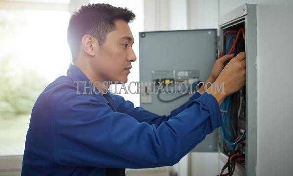 Thợ sửa điện tại Quận 8 liên hệ 10 phút có