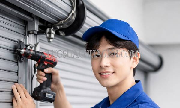 chi phí lắp đặt cửa cuốn trọn gói là bao nhiêu cách tính