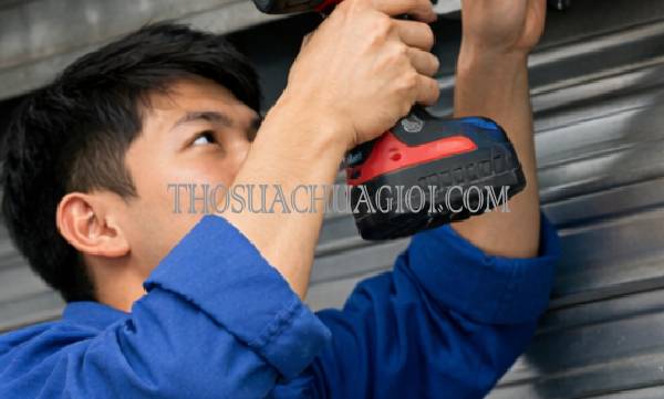 cửa cuốn có mã nhảy là gì có chống dò sóng không